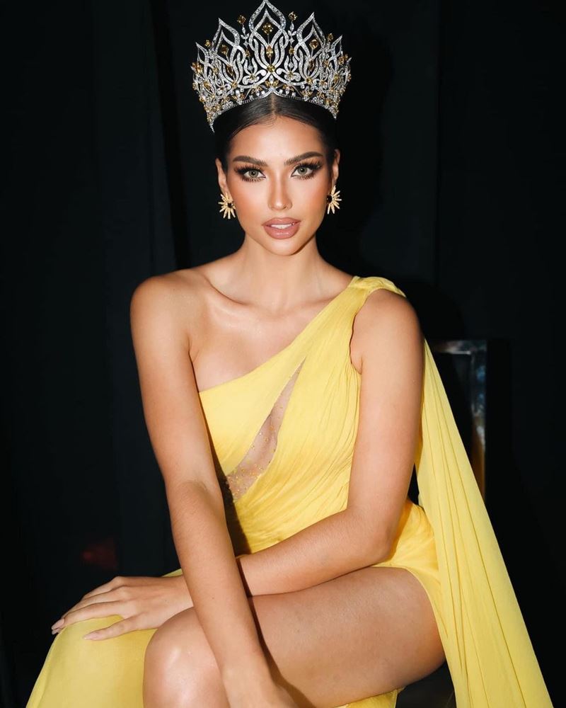 แอนโทเนีย โพซิ้ว