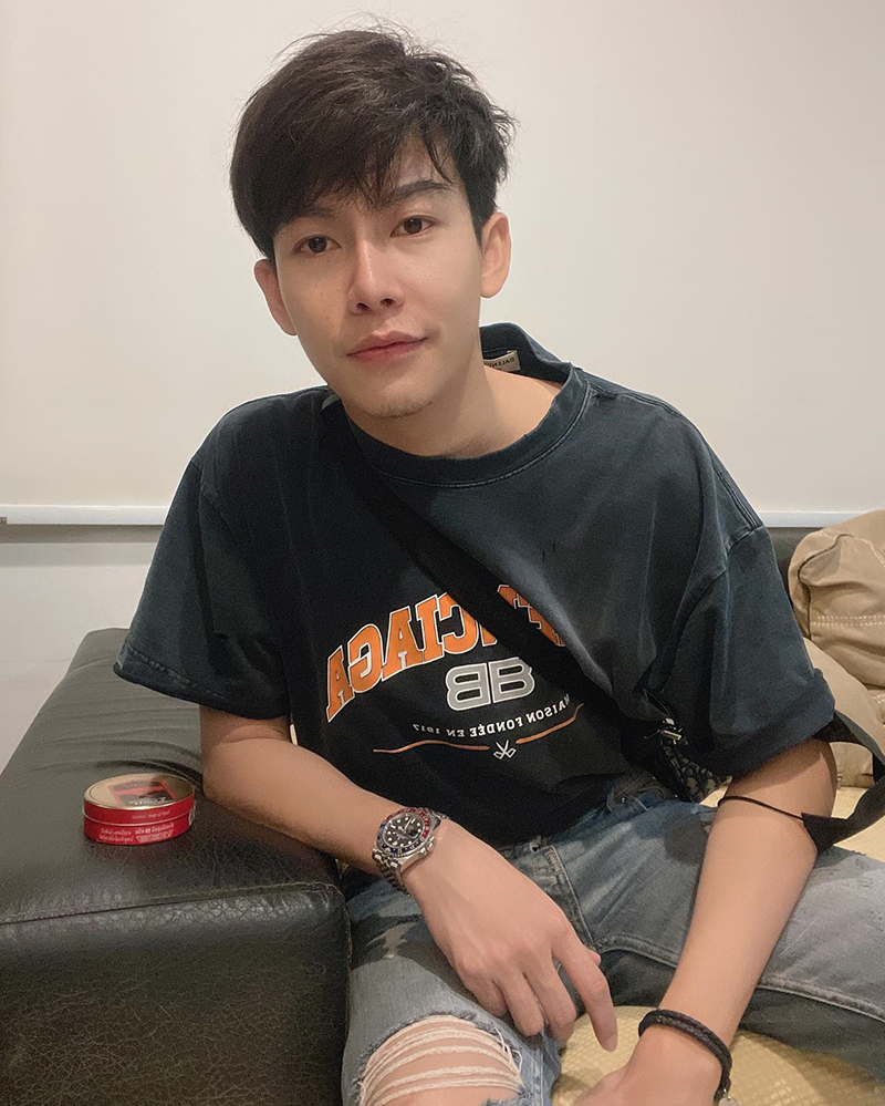 ครูเต้ย อภิวัฒน์ รถหรูดารา