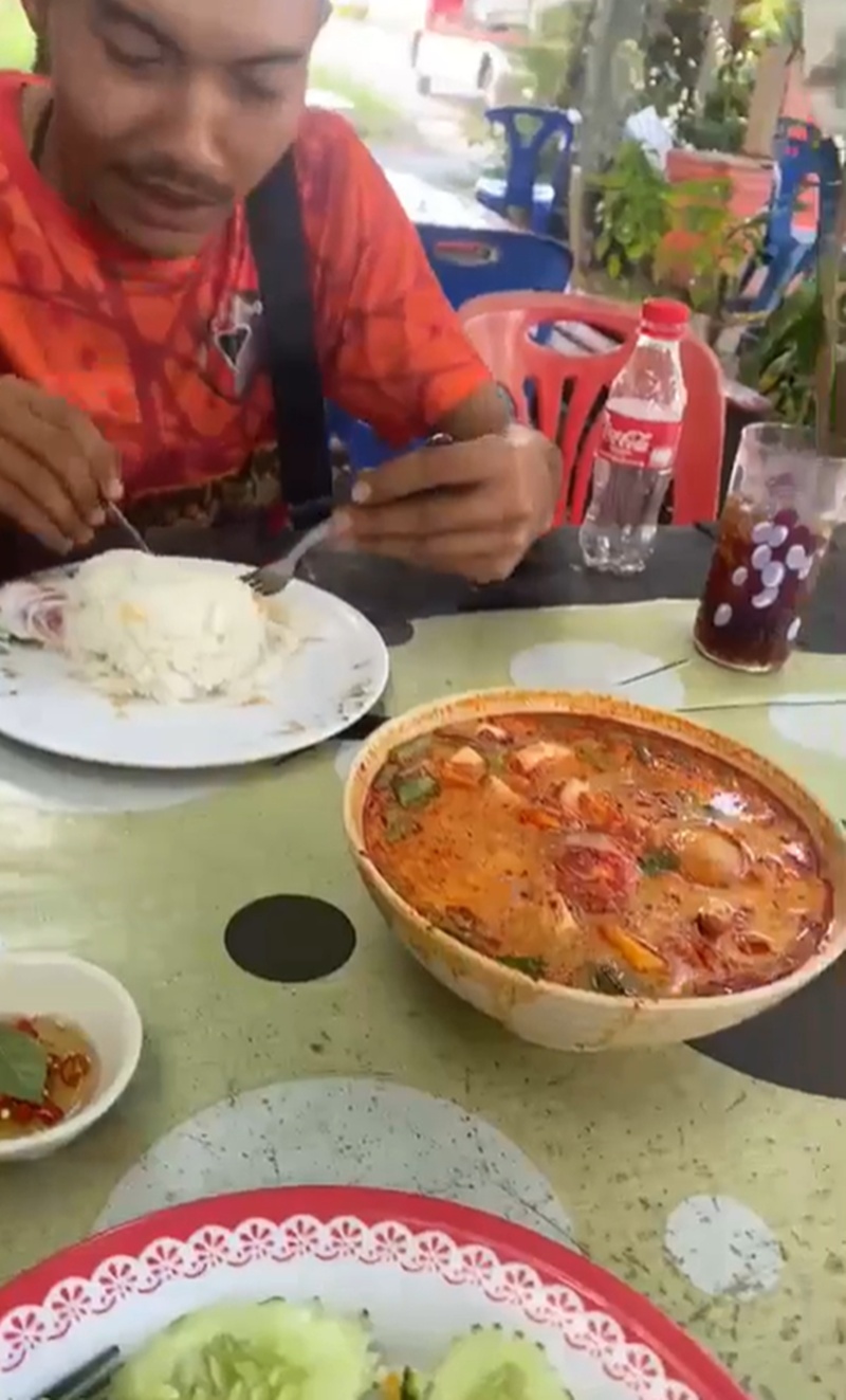 ข้าวผัดต้มยำ