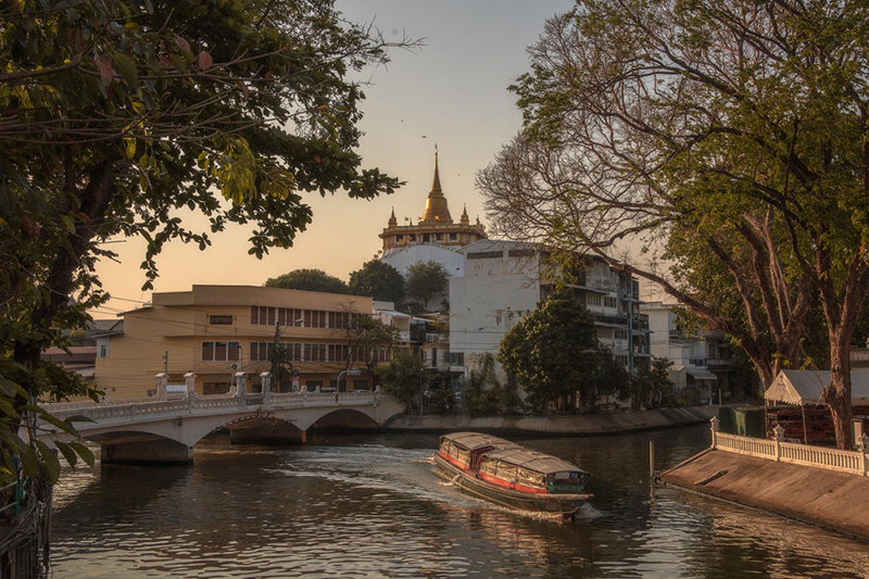 การเดินทางโดยเรือไปยังวัดสระเกศราชวรมหาวิหาร (ภูเขาทอง)