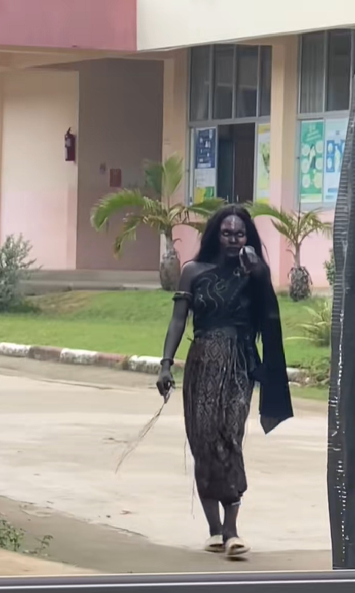 แต่งผี