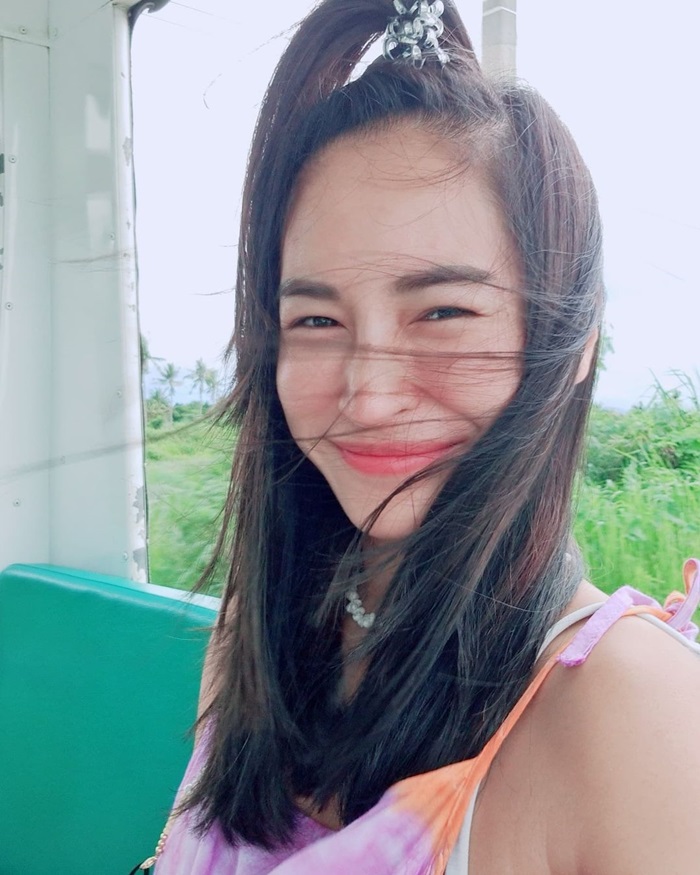 พลอย พลอยพรรณ