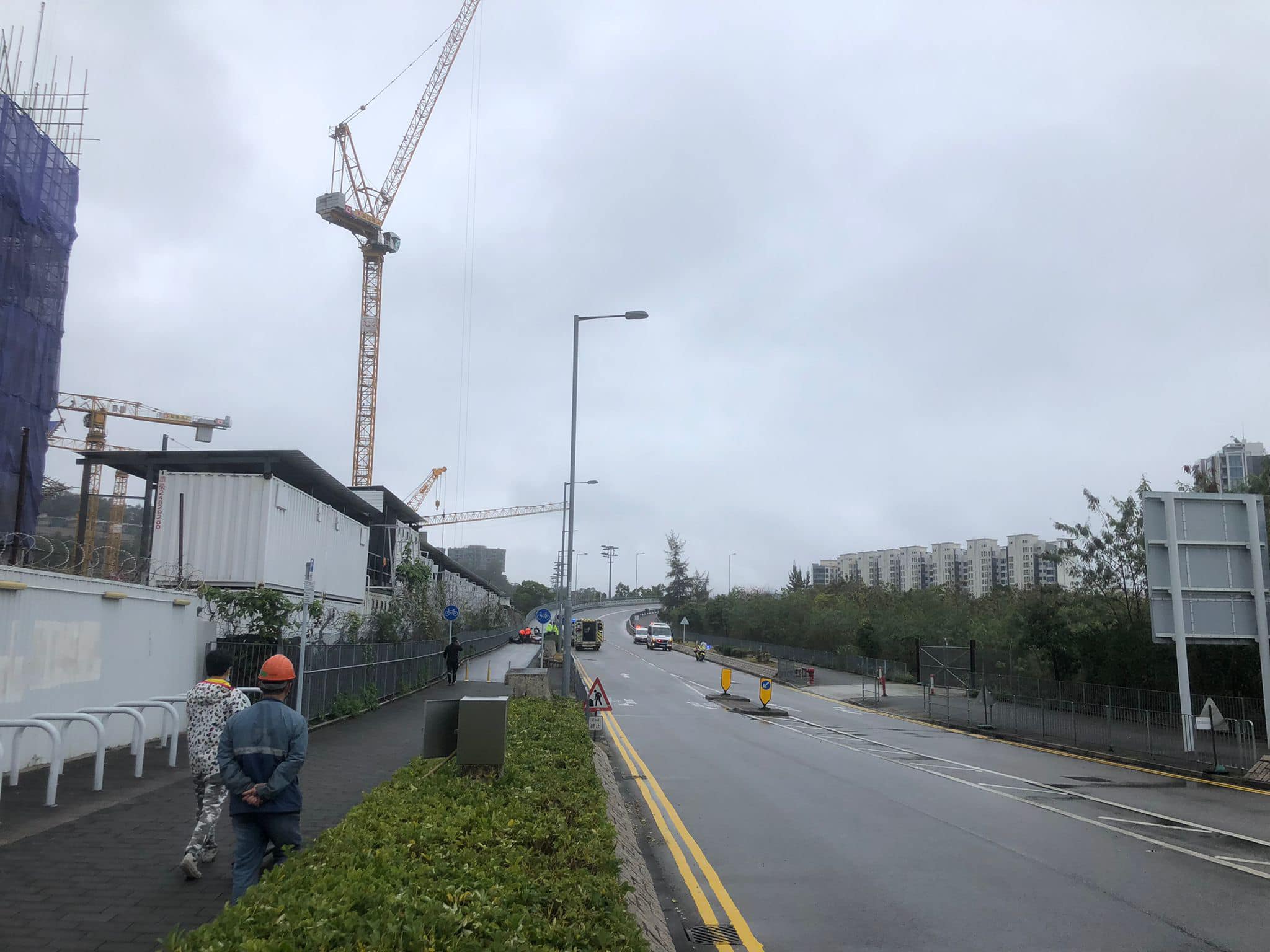 รถชนเสาไฟ