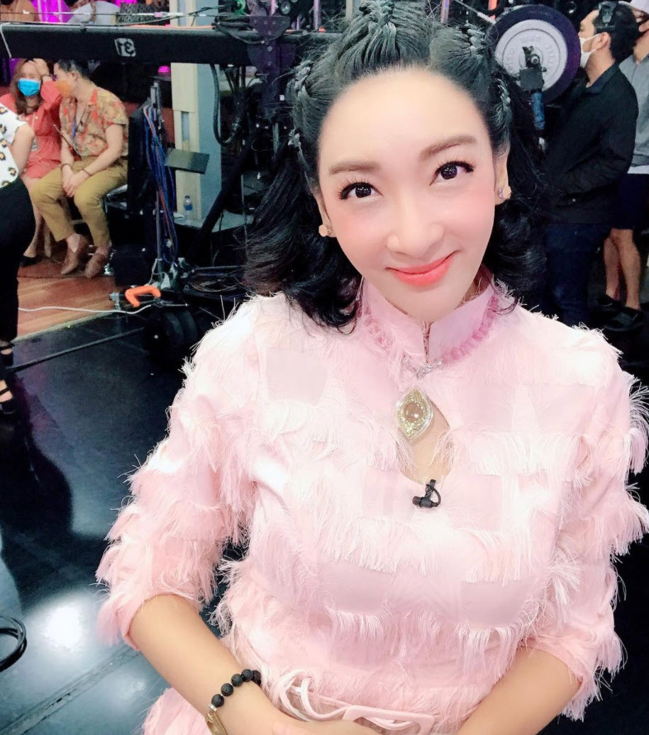 เฟี้ยว์ฟ้าว