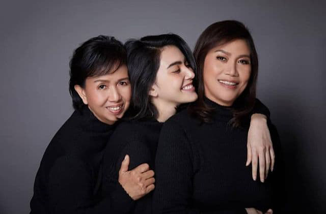 ใหม่ ดาวิกา