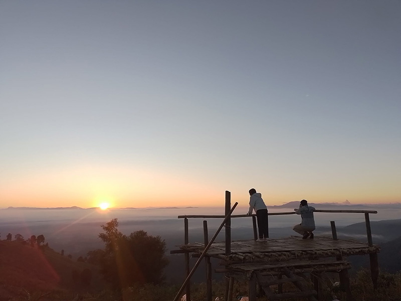 ทะเลหมอก ที่บ้านป่าคาโฮมสเตย์ & แค้มป์ปิ้ง