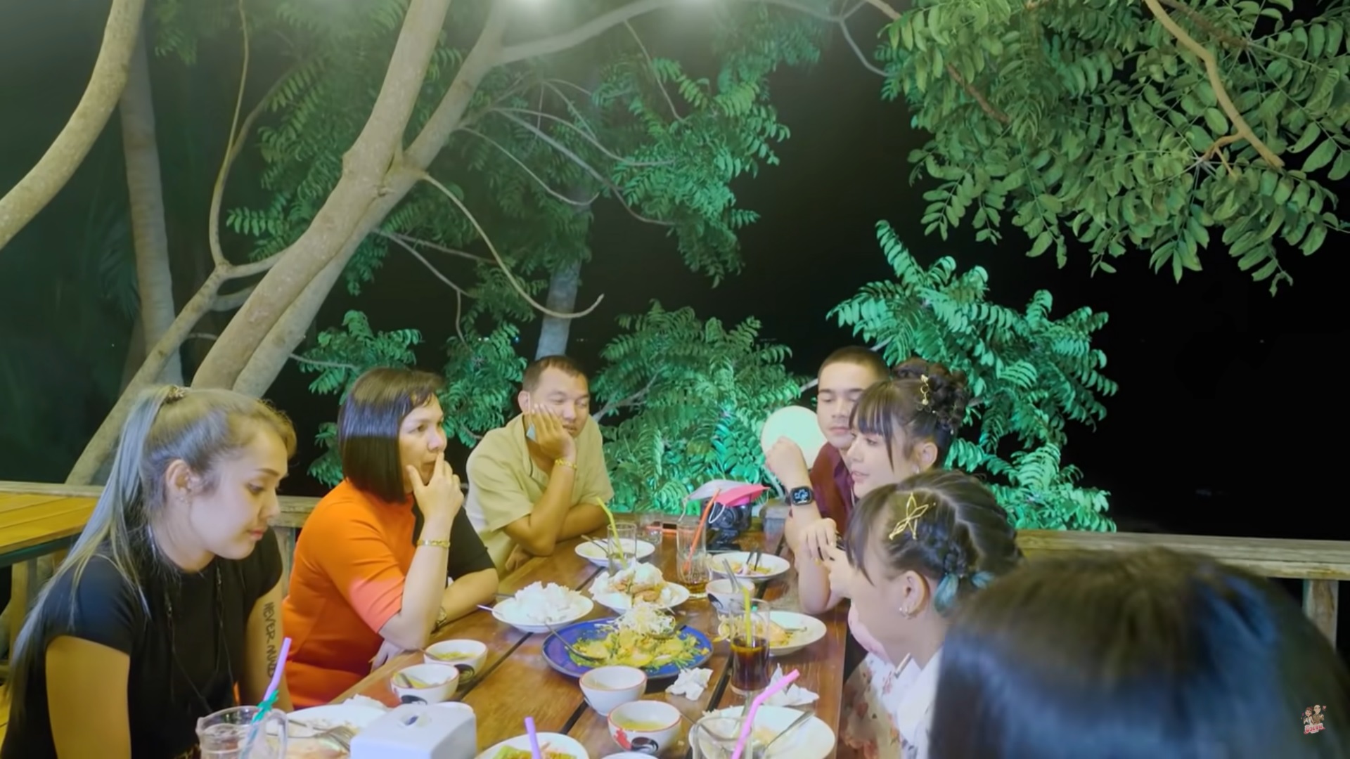 เจนนี่ ยิว 