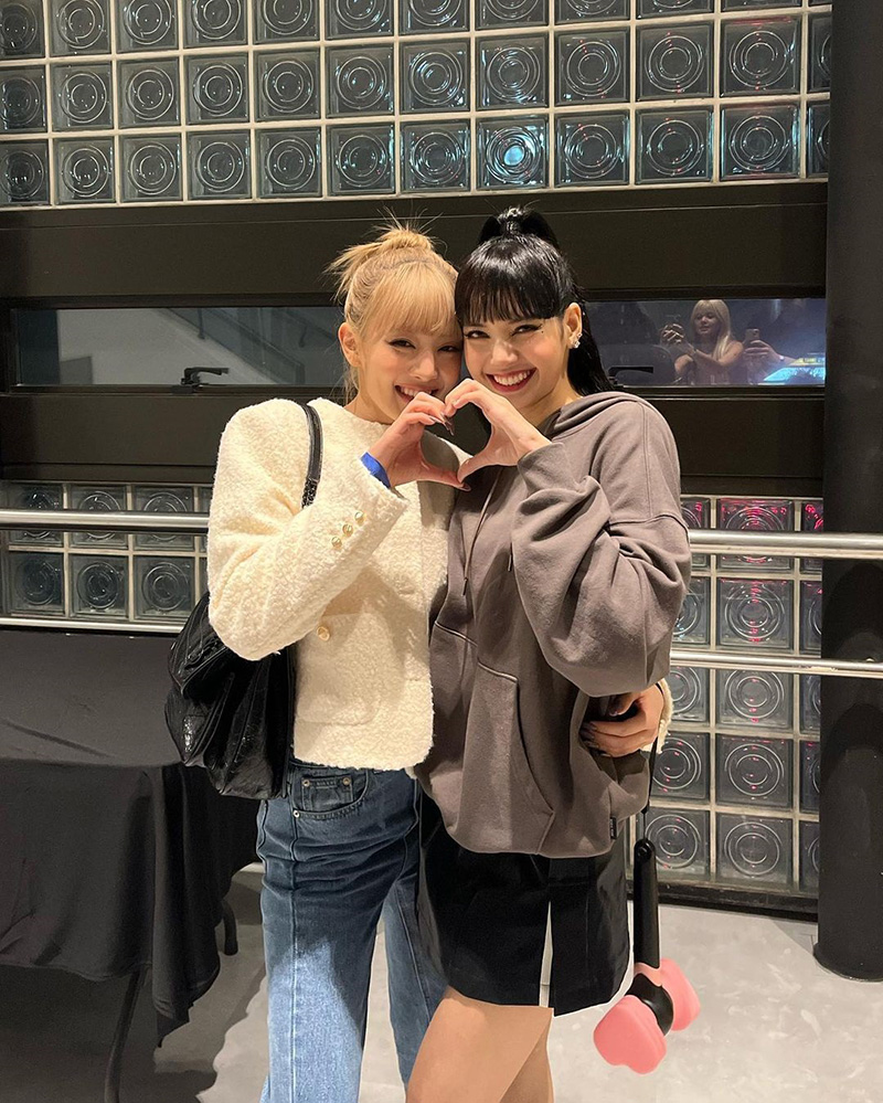 ลิซ่า BLACKPINK ขึ้นคอนเสิร์ต สร CLC - มินนี่ (G)I-DLE พวงมาลัยแม่ยกก็มา