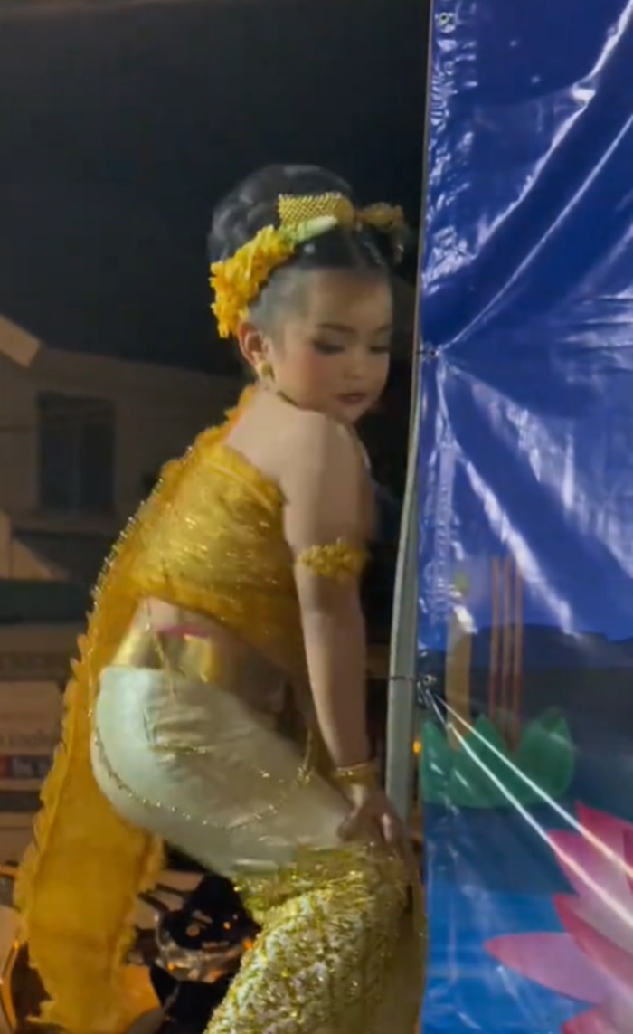 ประกวดนางนพมาศ