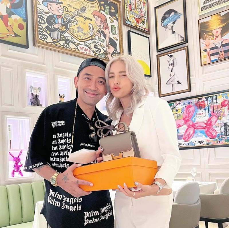 อุ้ม ลักขณา