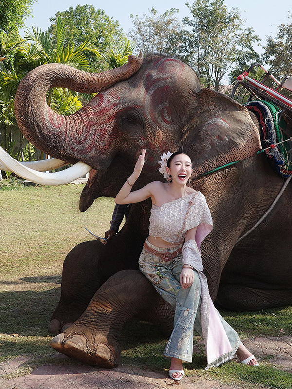 สไบกับกางเกงยีนส์