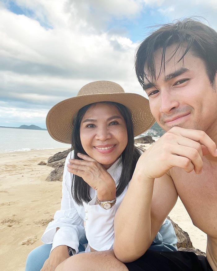 แม่แก้ว ณเดชน์