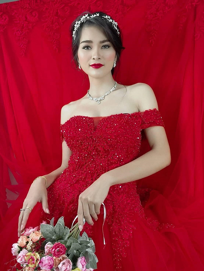 เอ๋ มิรา