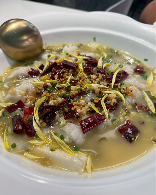 ร้านเมนูต้มปลาผักกาดดอง LT Fish Restaurant