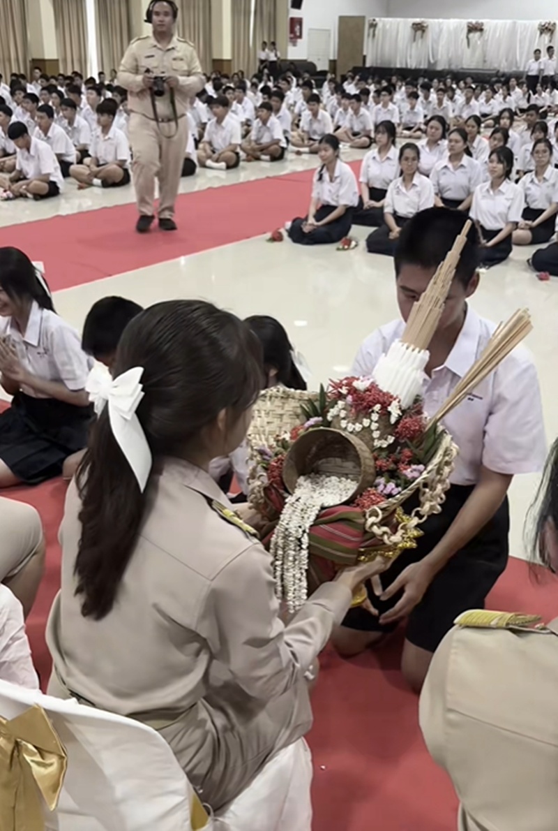 พานไหว้ครู