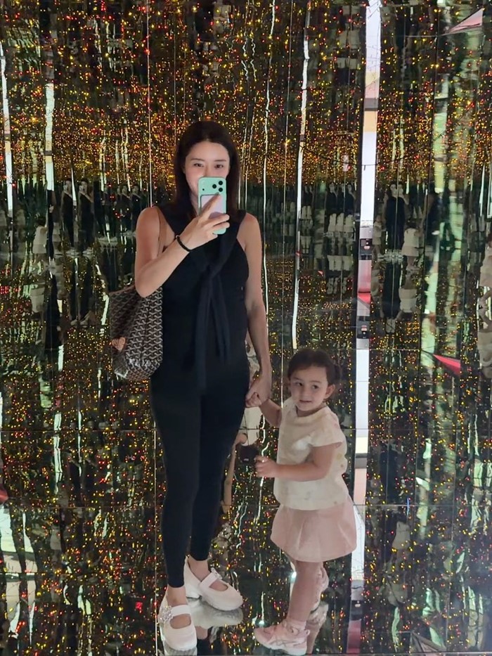  ไอซ์ อภิษฎา พา น้องเลอา เที่ยว 3 พ่อแม่ลูก