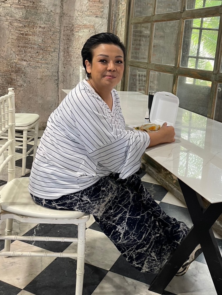 ยุ้ย ญาติเยอะ