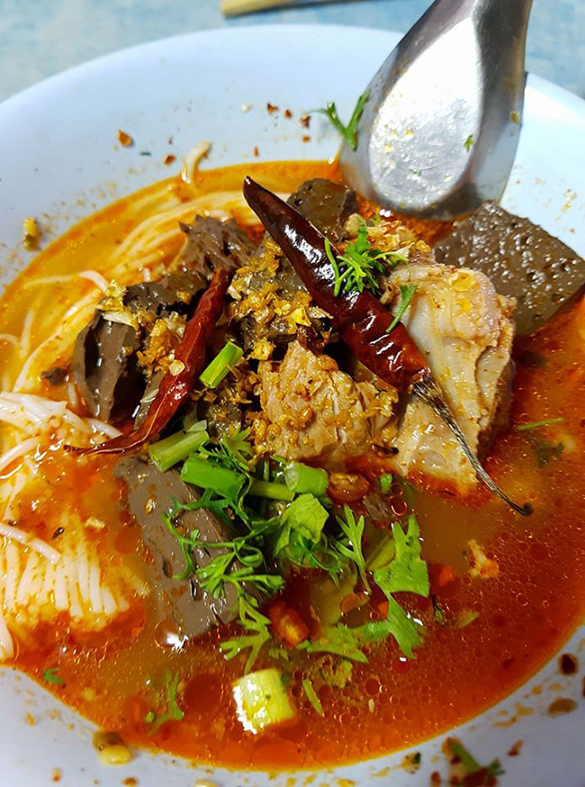 ขนมจีนน้ำเงี้ยว