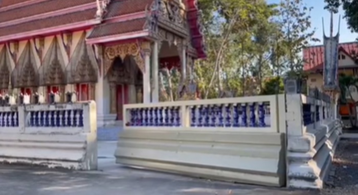 กำแพงวัด