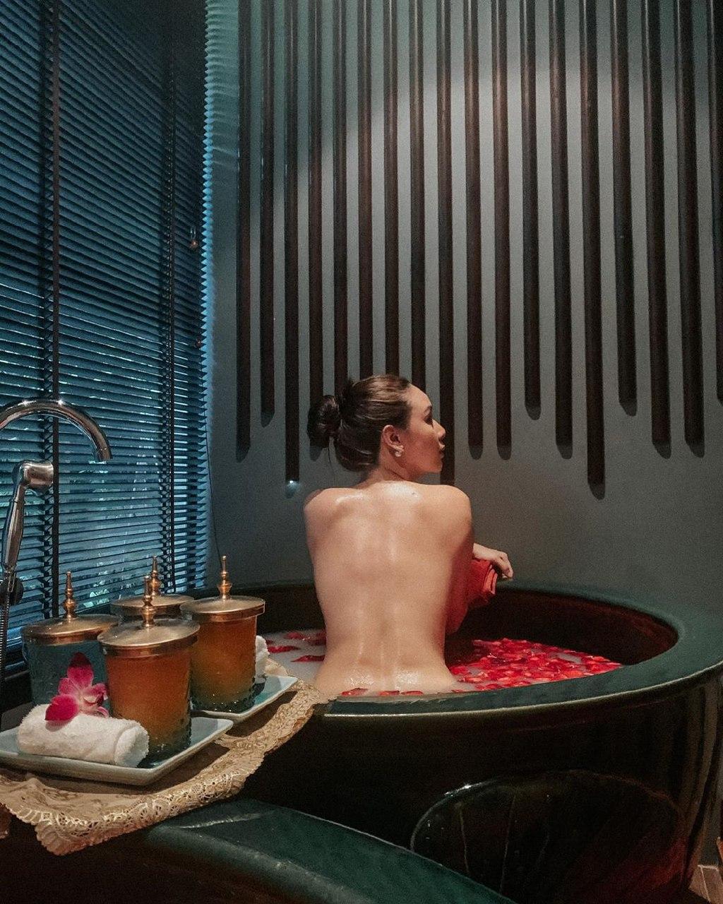 ฝ้าย เวฬุรีย์