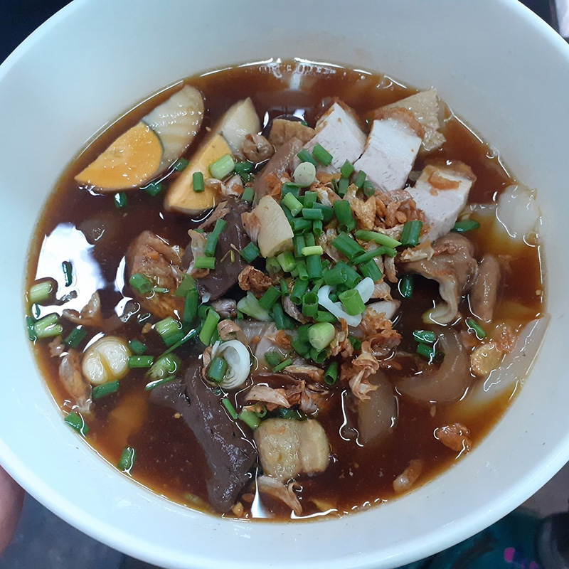 ก๋วยจั๊บ ร้านก๋วยจั๊บคุณแจ๋ว