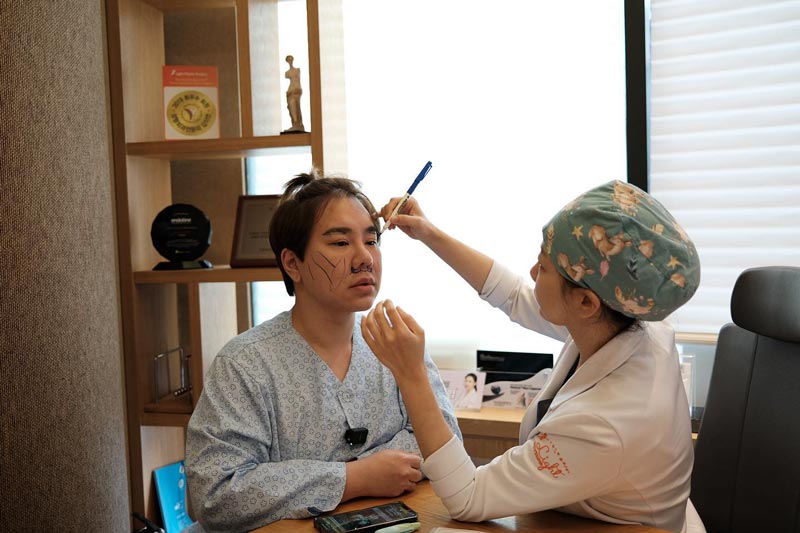 ดีเจบุ๊กโกะ