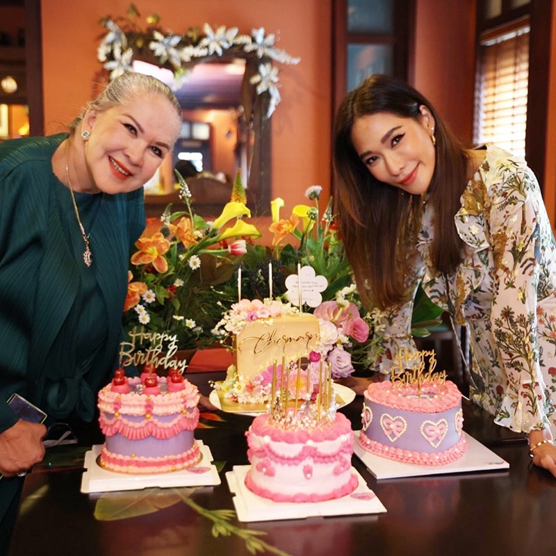 คุณแม่พลอย เฌอมาลย์ ตอบเอง พลอย โต้ง ทูพี เลิกกันหรือยัง