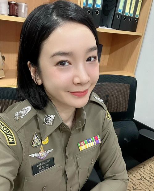 ประวัติ ผู้กองบีบี ศรัญญา ตำรวจสาวโปรไฟล์เริด เก่งรอบด้าน หวานใจคนใหม่ ว่าน ธนกฤต