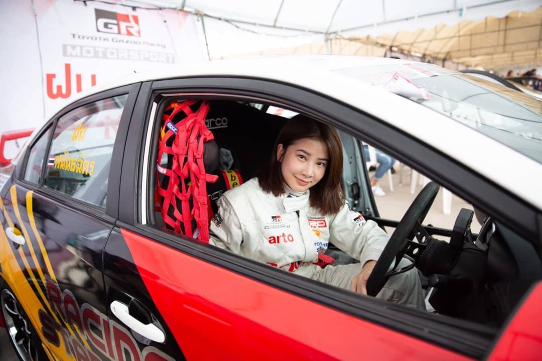 ฝน ศนันธฉัตร