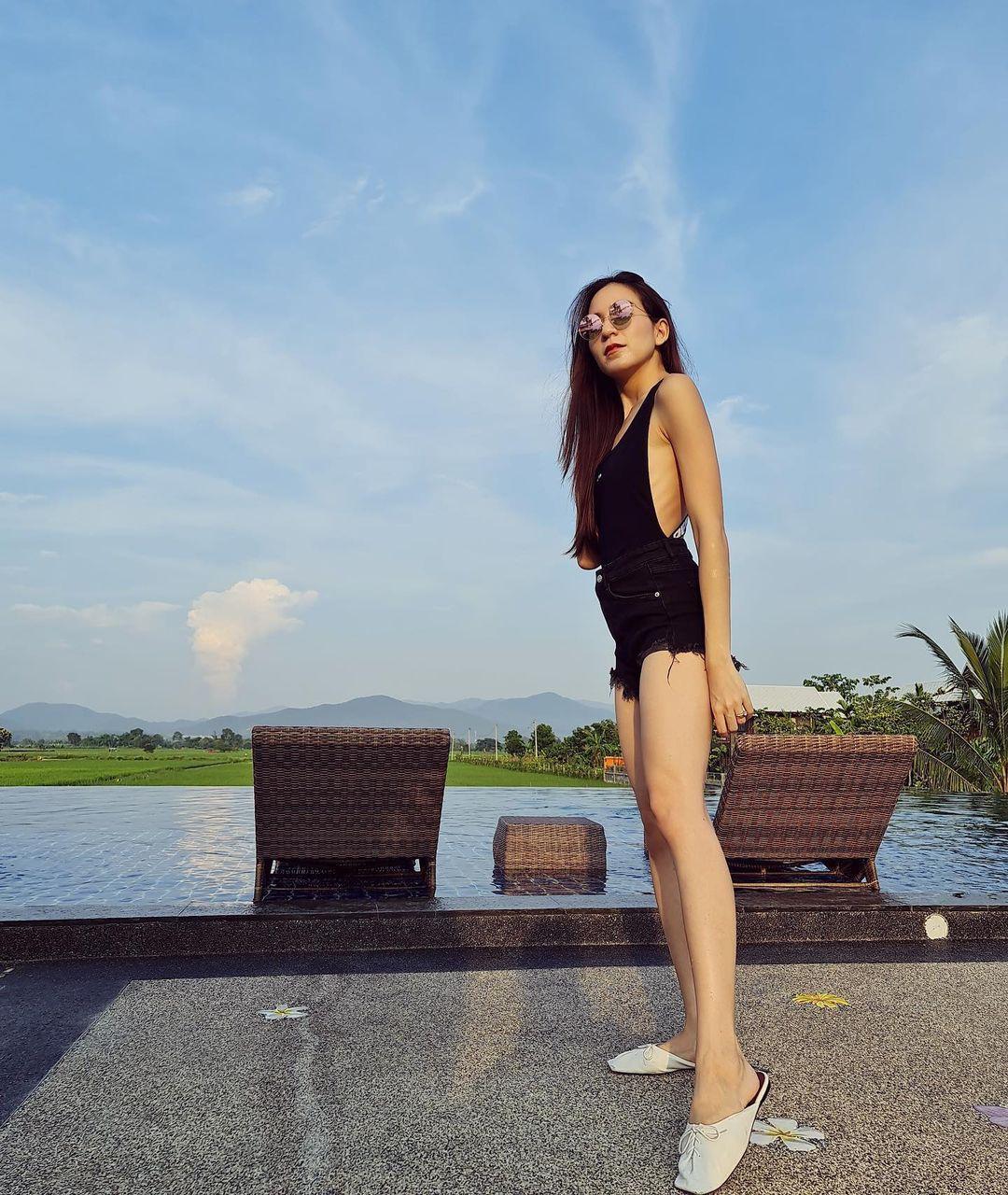 พลอย ชิดจันทร์