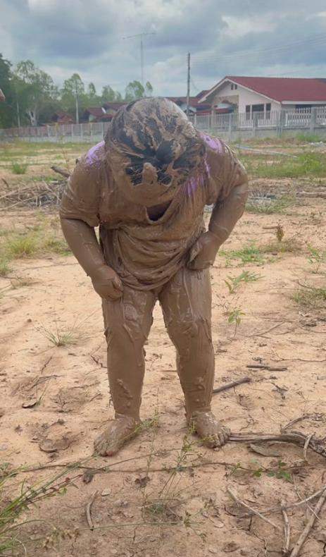 เลอะโคลน