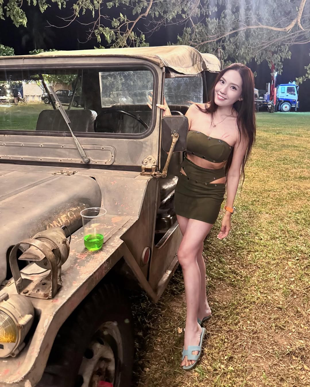 บอลลูน พินทุ์สุดา แต่งเซ็กซี่ ธีมทหารหญิง