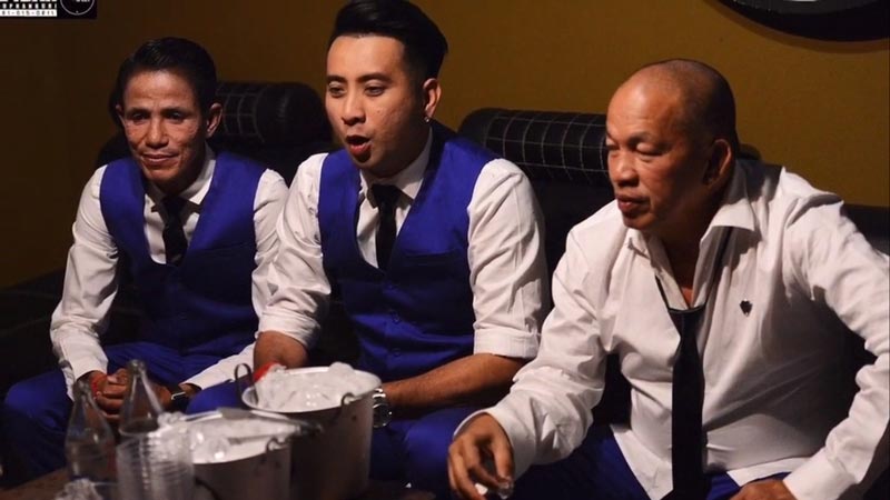 บอล เชิญยิ้ม โรเบิร์ต สายควัน