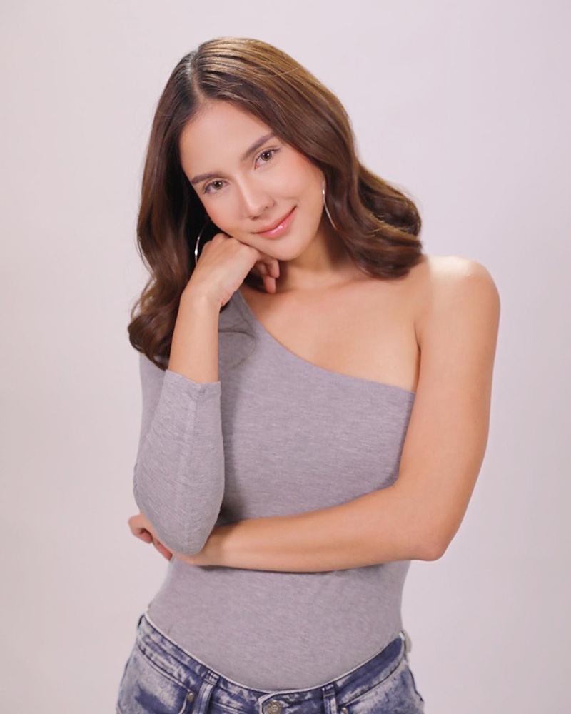 หมิว สิริลภัส