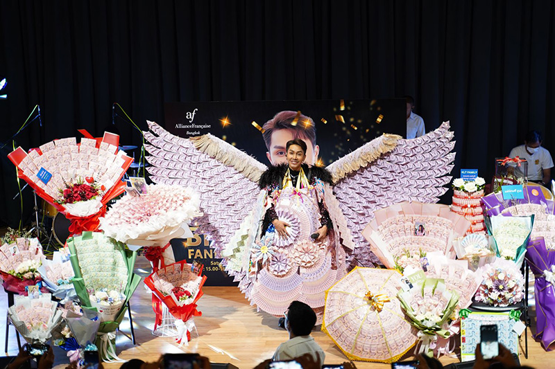 แฟนคลับจัดใหญ่ HBD ตรี ชัยณรงค์ 