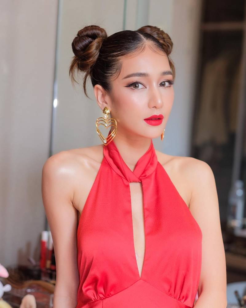 เนย โชติกา, ไฮโซอาร์ม