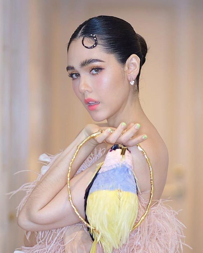 ชมพู่ อารยา