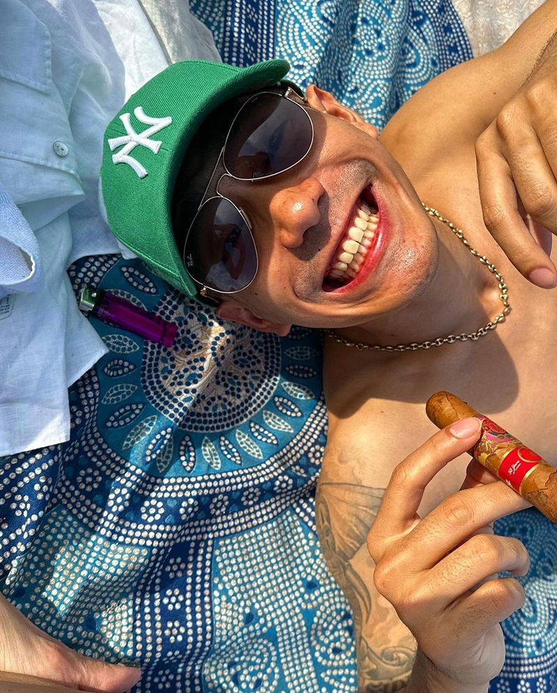 โต้ง ทูพี ควง พลอย เฌอมาลย์ อาบแดดโชว์ความฮอตที่ชายหาดสเปน