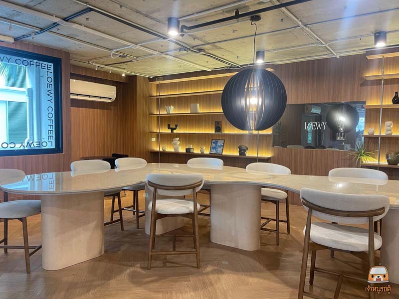 LOEWY.BKK คาเฟ่ไวบ์ดีย่านสาทร 