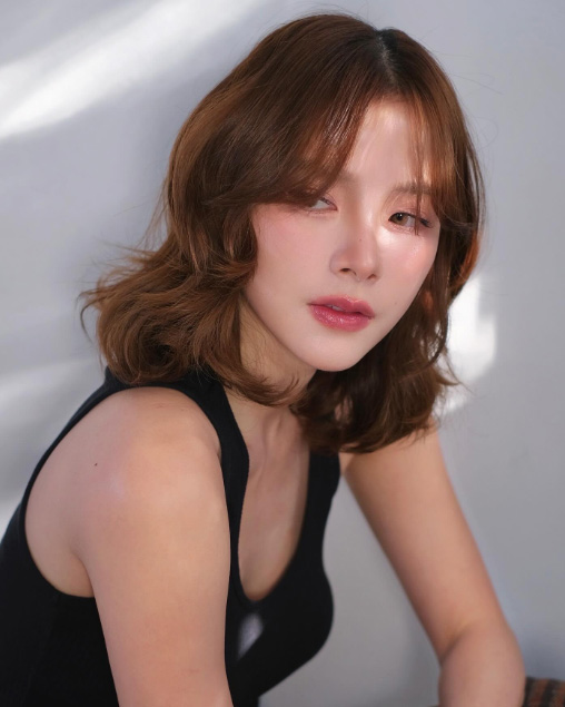 ใบเฟิร์น พิมพ์ชนก กับทรงผมสั้นดีเทลเก๋ มาส่องกันเถอะว่าเป็นทรงอะไร