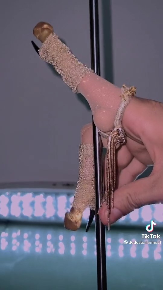 เต้นระบำเปลื้องผ้า