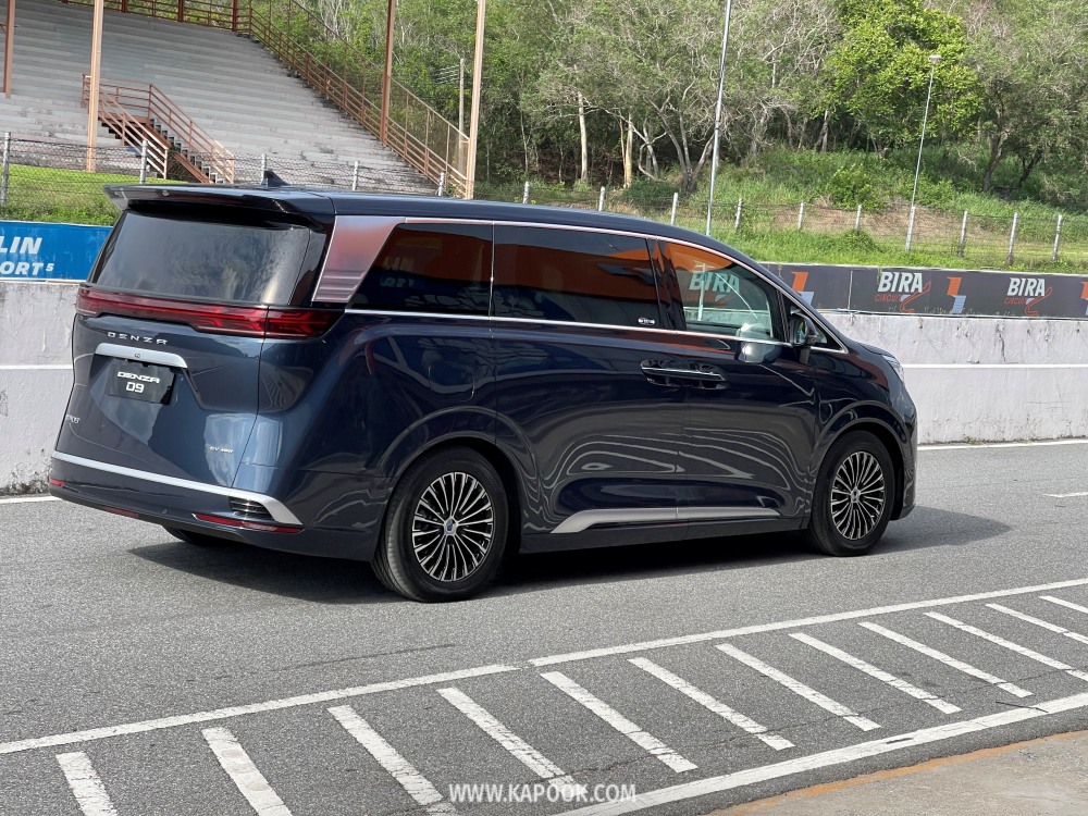 BYD Denza 9
