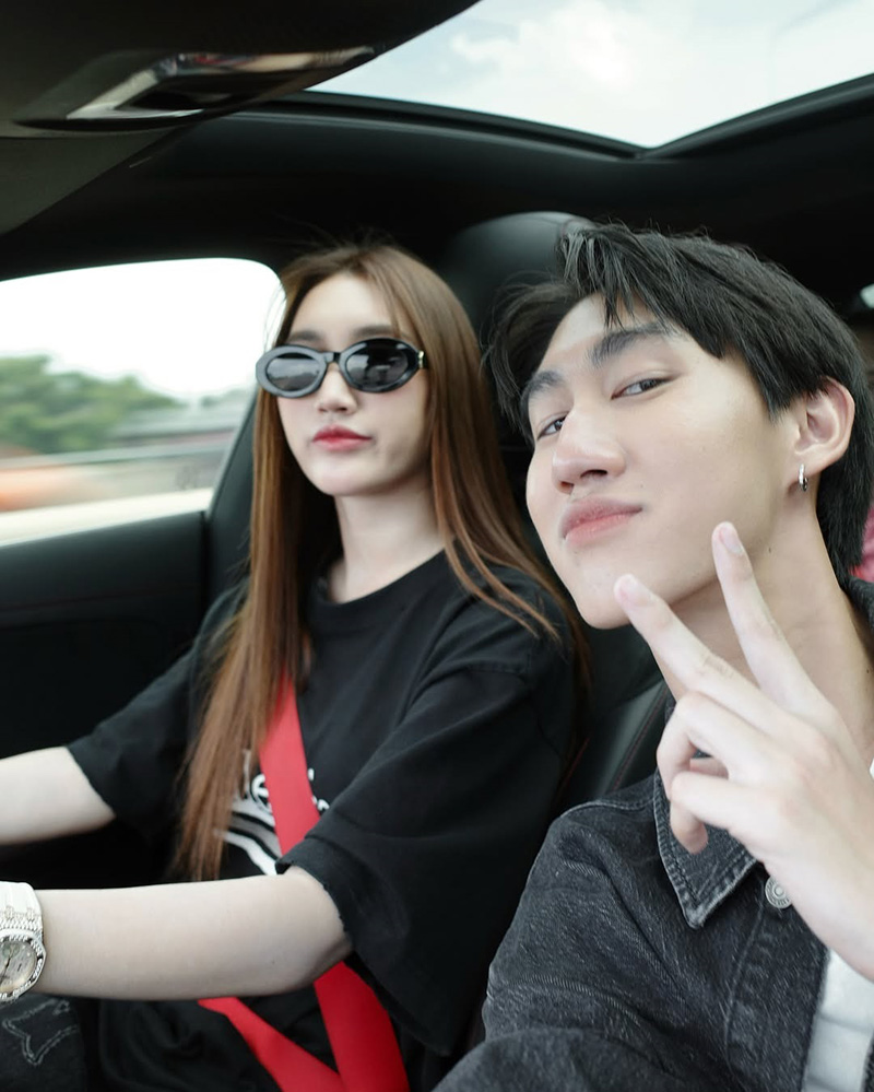 เบสท์ คำสิงห์ ถอยรถหรูเฉียด 4 ล้าน เซอร์ไพรส์วันเกิดน้องชาย