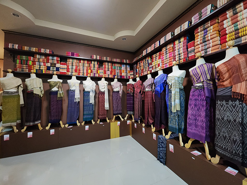 ลิซ่า ผ้าไทย