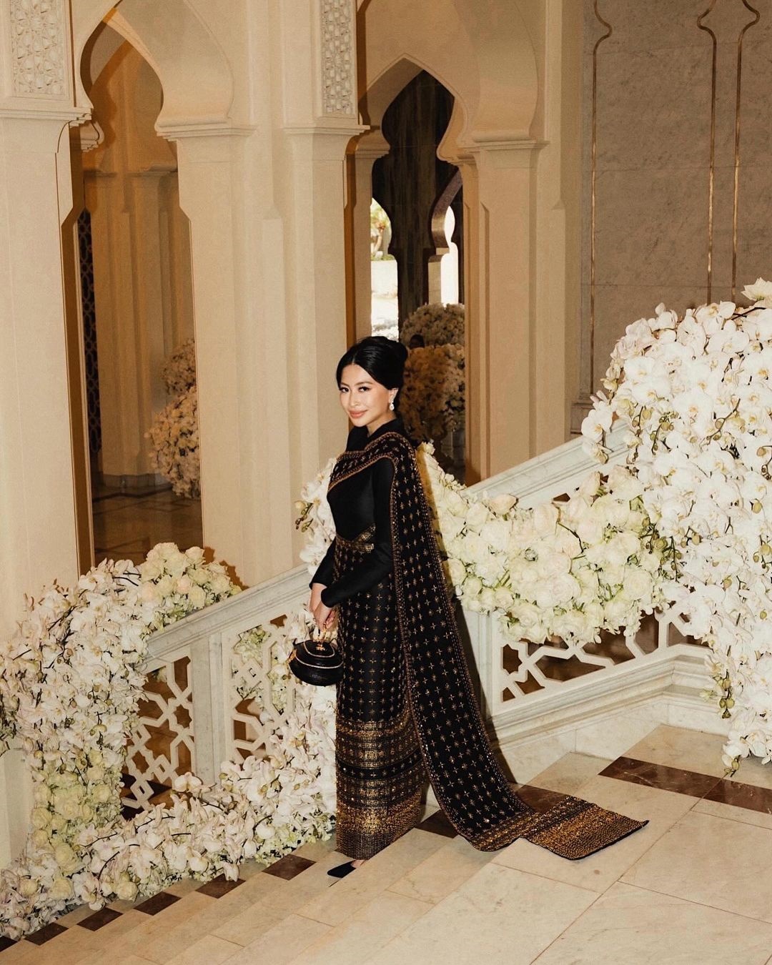 ไฮโซเจน เจนธิรา