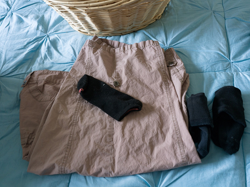 ถุงเท้าไม่มีคู่ / ถุงเท้าขาด