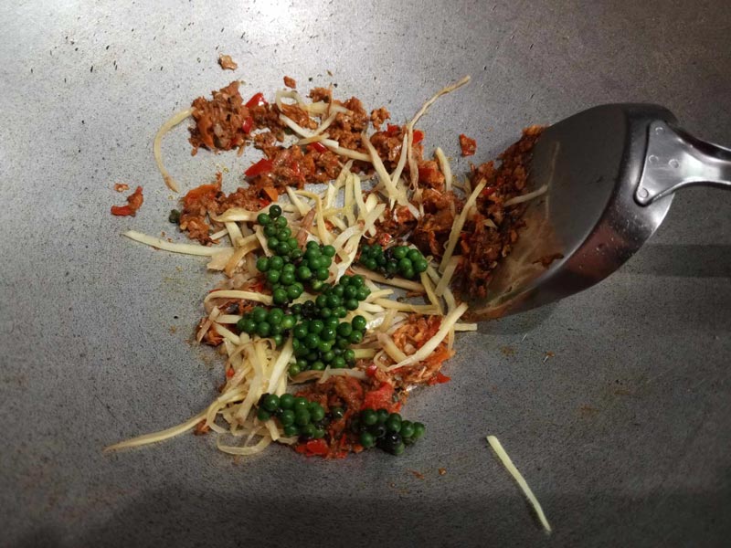 สูตรผัดฉ่าปลาดุกทอด