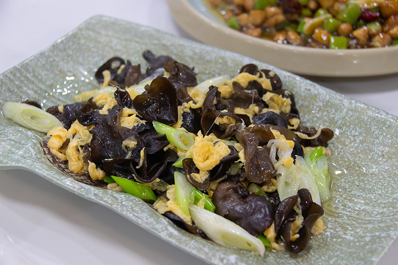 เห็ดหูหนูดำผัดไข่ เมนูผักผัดไข่ เมนูผัดผัก เมนูไข่ สูตรอาหาร