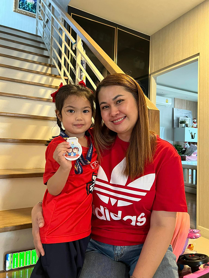 แม่จูน เพ็ญชุลี 