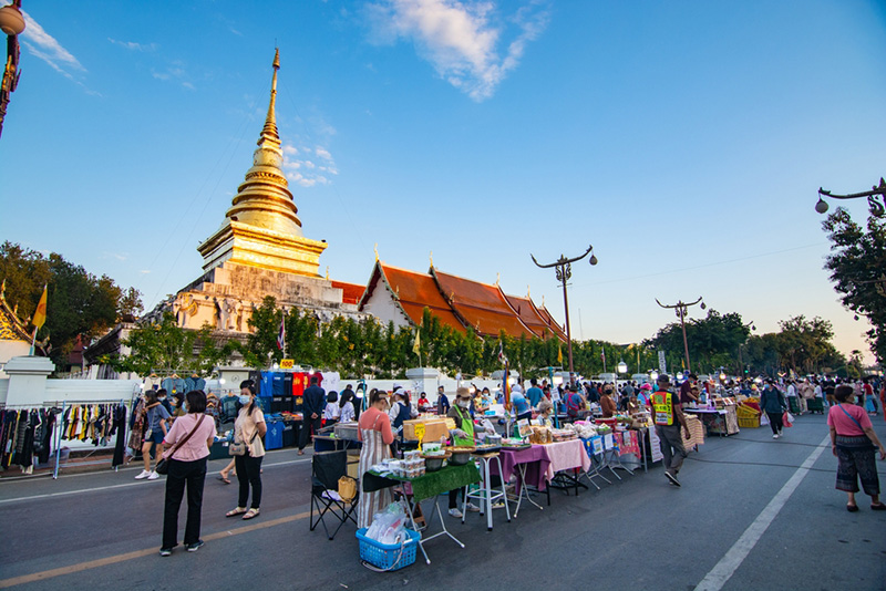 ที่เที่ยวสงกรานต์ 2568 ถนนคนเดินกาดข่วงเมืองน่าน จังหวัดน่าน